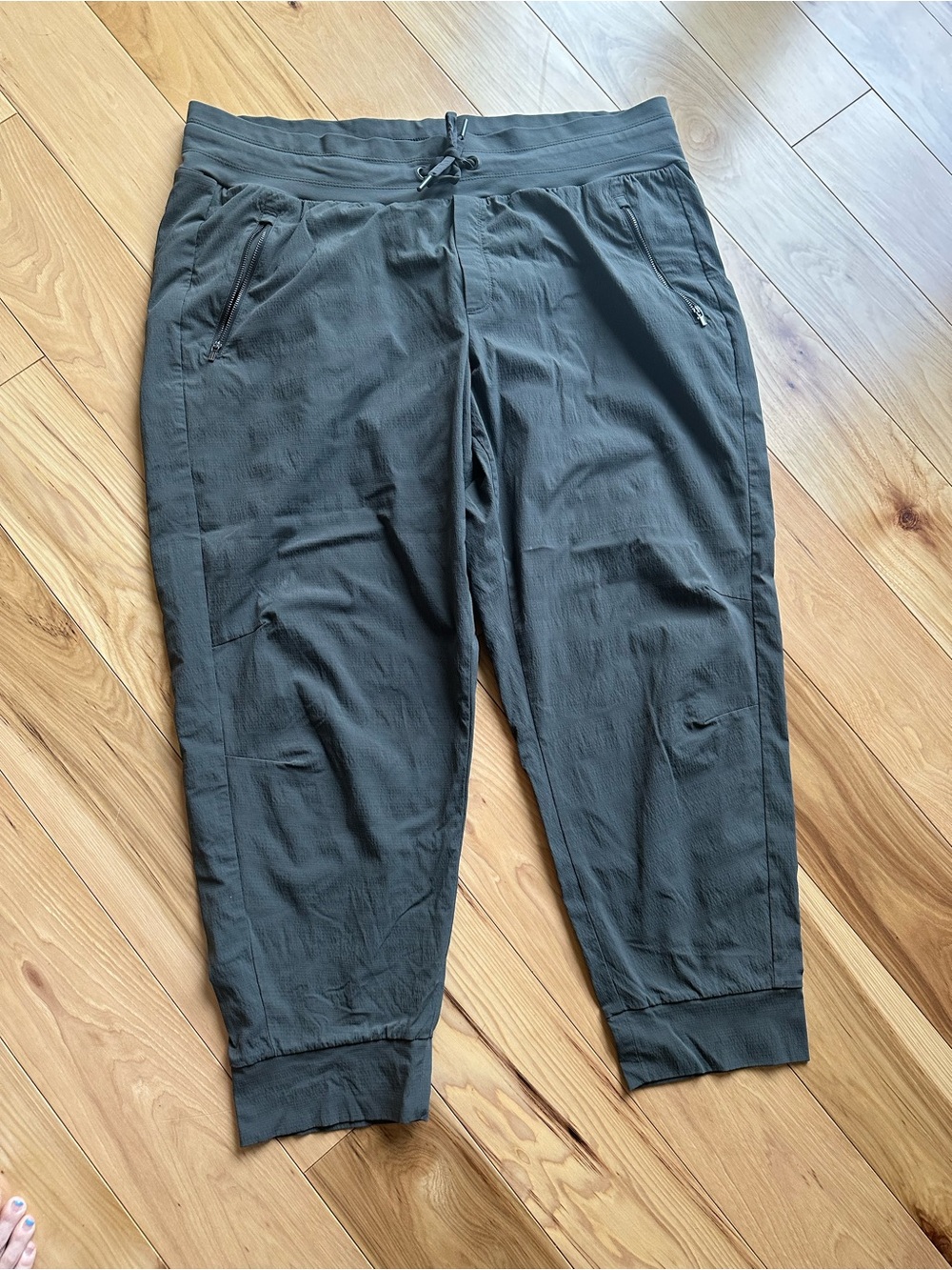 Athleta Trekkie North Joggers - Olive Green - 18